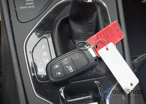 2020 Jeep Cherokee Limited 4X4 from USA, damaged, VIN 1C4PJMDN6LD623130